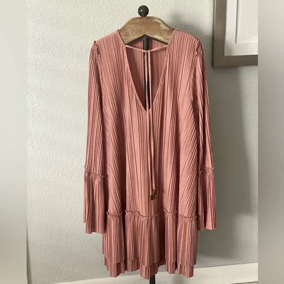 Free People Can't Help It Mini Dress Crinkle
Texture Bell Sleeve Red Size Small - Picture 2 of 5